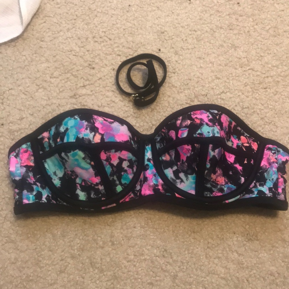 NWOT strapless bikini top (with optional strap)